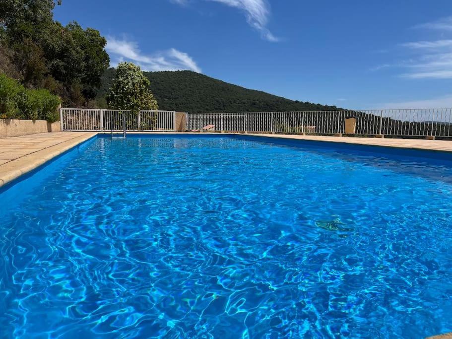 Appartement Avec Vue Panoramique Cavalaire-sur-Mer Exterior foto